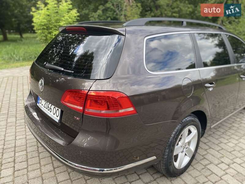 Універсал Volkswagen Passat 2012 в Мостиській