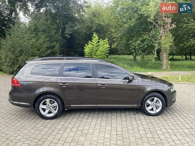 Універсал Volkswagen Passat 2012 в Мостиській