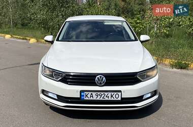 Седан Volkswagen Passat 2015 в 