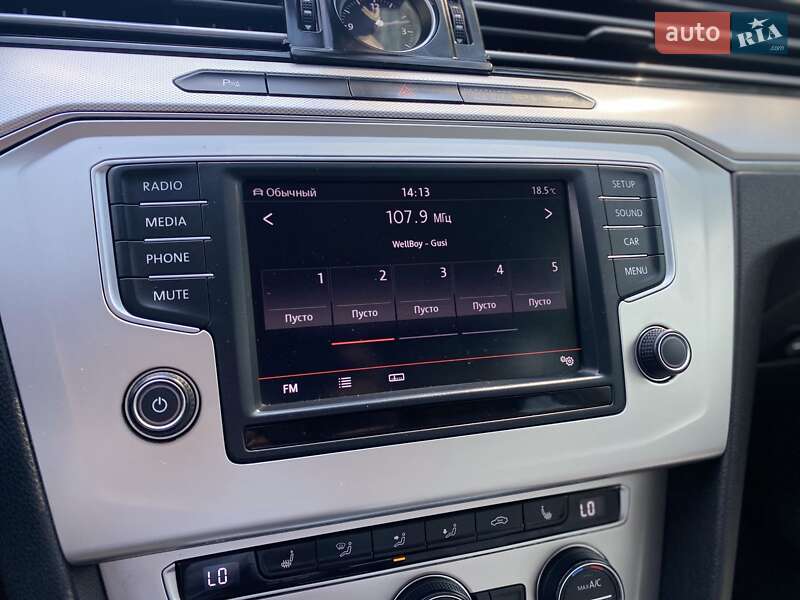 Седан Volkswagen Passat 2015 в Киеве
