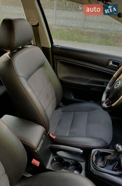 Седан Volkswagen Passat 2002 в  фото 6 Седан Volkswagen Passat 2002 в