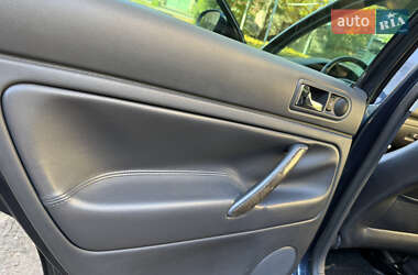 Седан Volkswagen Passat 2004 в  фото 28 Седан Volkswagen Passat 2004 в