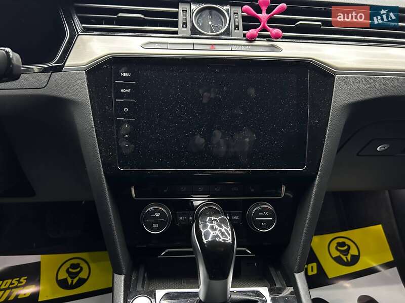 Універсал Volkswagen Passat 2018 в Чернівцях