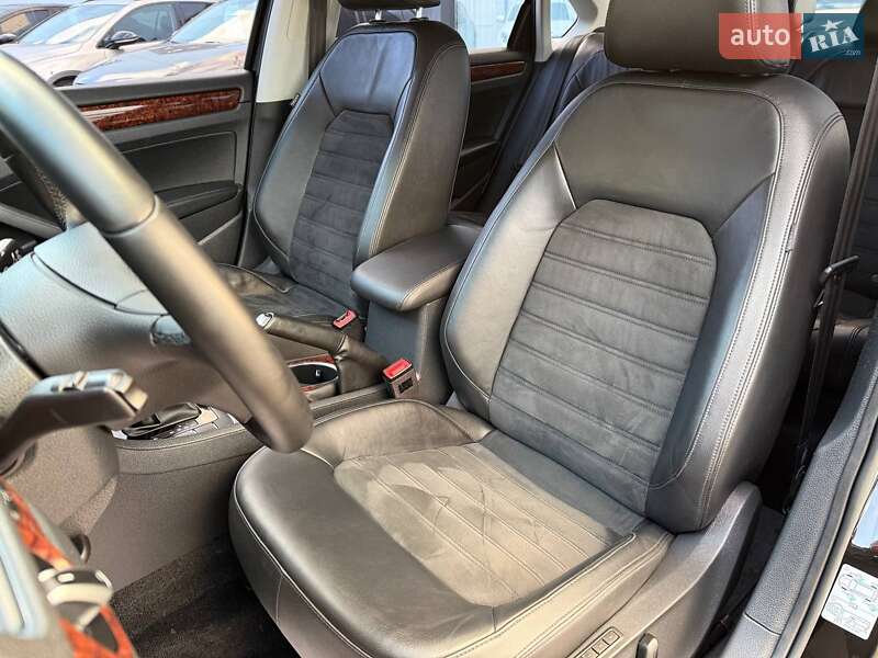 Седан Volkswagen Passat 2012 в Одесі