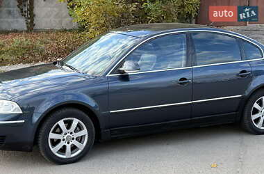 Седан Volkswagen Passat 2004 в  фото 12 Седан Volkswagen Passat 2004 в