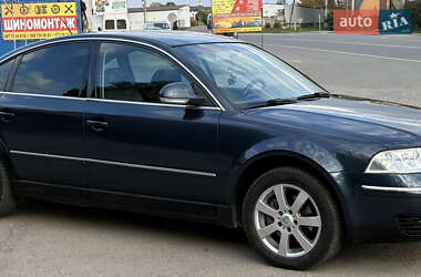 Седан Volkswagen Passat 2004 в  фото 18 Седан Volkswagen Passat 2004 в