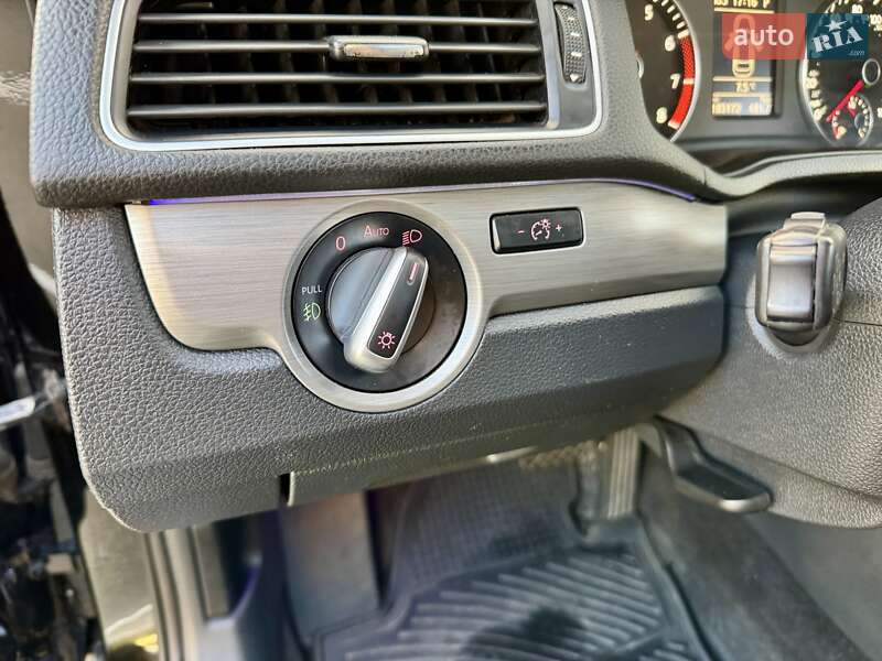 Седан Volkswagen Passat 2014 в Киеве
