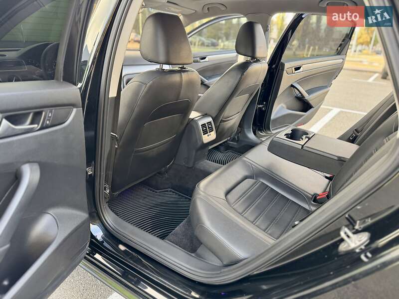 Седан Volkswagen Passat 2014 в Киеве