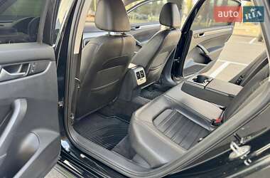 Седан Volkswagen Passat 2014 в 