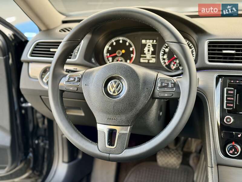 Седан Volkswagen Passat 2014 в Киеве