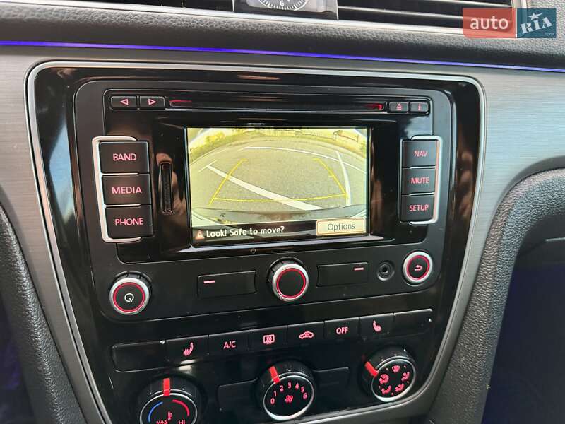 Седан Volkswagen Passat 2014 в Киеве