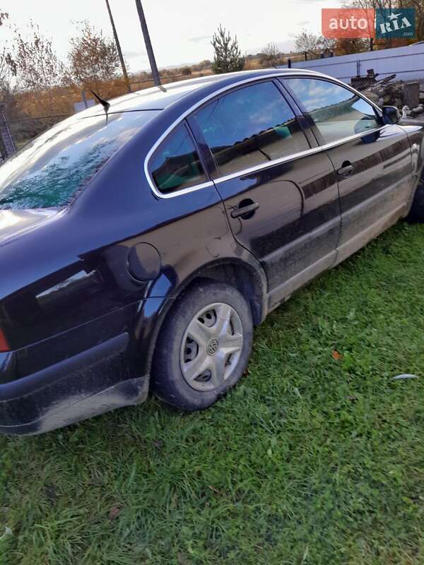 Седан Volkswagen Passat 2001 в Чернівцях