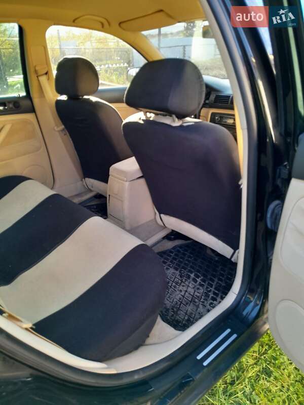 Седан Volkswagen Passat 2001 в Чернівцях