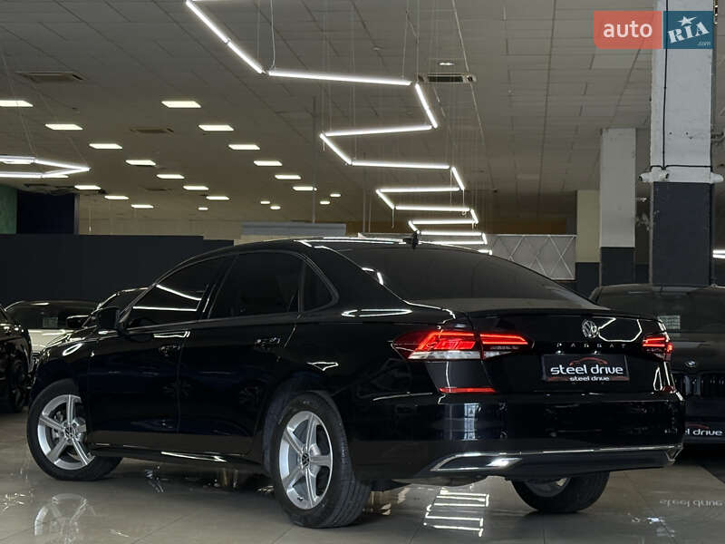Седан Volkswagen Passat 2021 в Николаеве