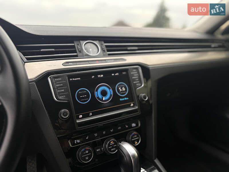 Седан Volkswagen Passat 2015 в Мукачевому фото 11 Седан Volkswagen Passat 2015 в Мукачевому
