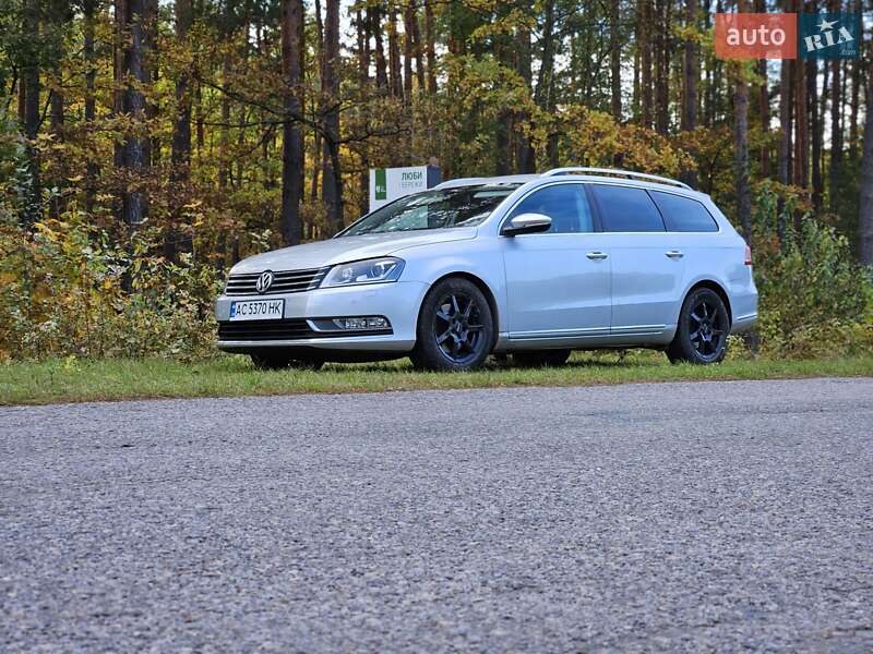 Универсал Volkswagen Passat 2011 в Луцке фото 2 Универсал Volkswagen Passat 2011 в Луцке
