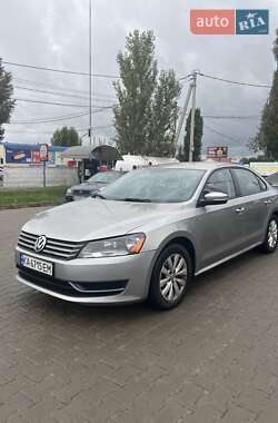 Седан Volkswagen Passat 2014 в Києві