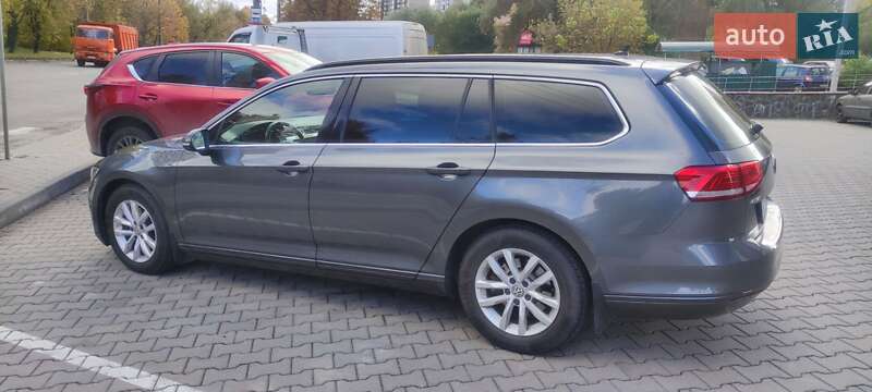 Универсал Volkswagen Passat 2016 в Хмельницком
