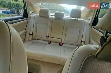 Седан Volkswagen Passat 2013 в 