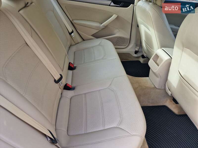 Седан Volkswagen Passat 2013 в Запорожье