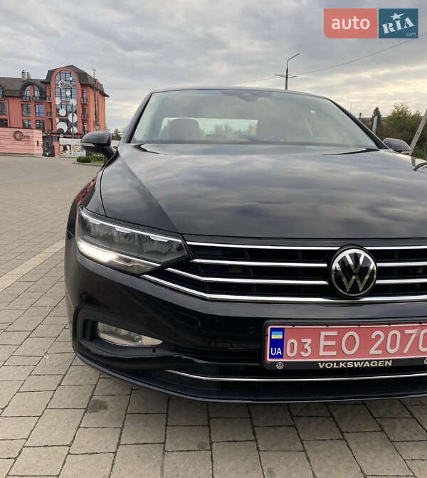 Седан Volkswagen Passat 2020 в Дрогобичі