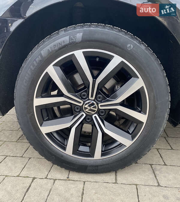 Седан Volkswagen Passat 2020 в Дрогобичі