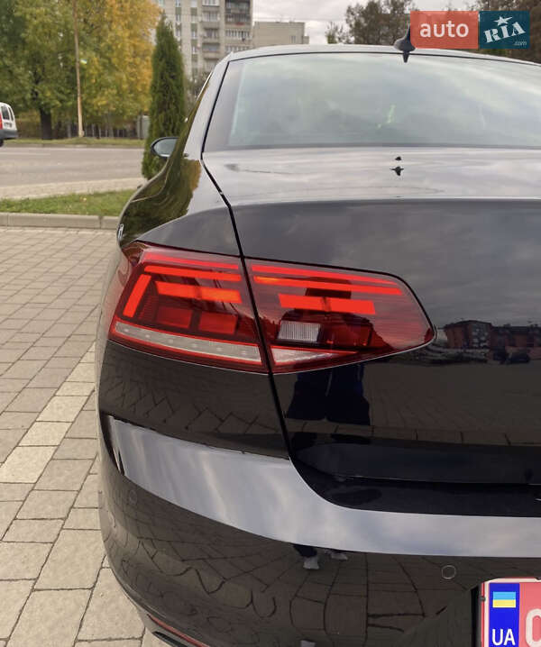 Седан Volkswagen Passat 2020 в Дрогобичі
