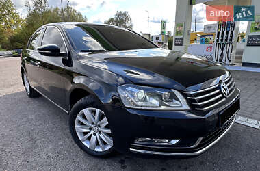 Седан Volkswagen Passat 2013 в 