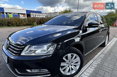 Седан Volkswagen Passat 2013 в 