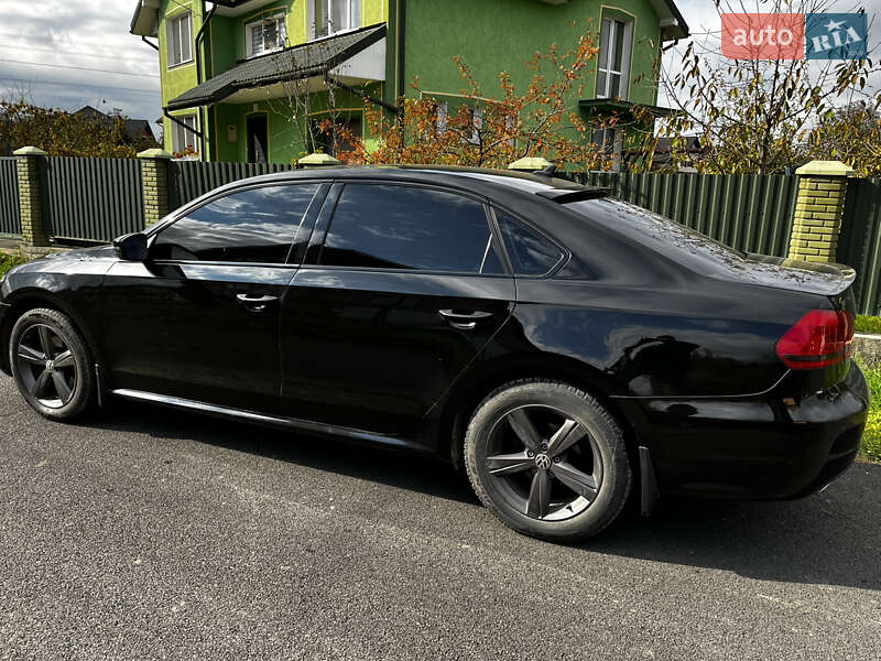 Седан Volkswagen Passat 2012 в Ивано-Франковске