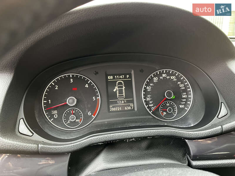 Седан Volkswagen Passat 2012 в Ивано-Франковске