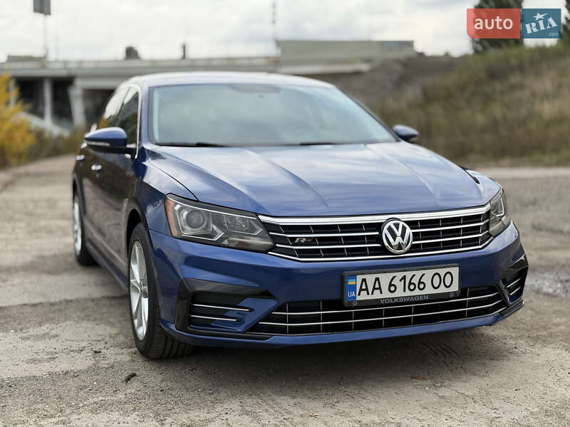 Седан Volkswagen Passat 2016 в Киеве