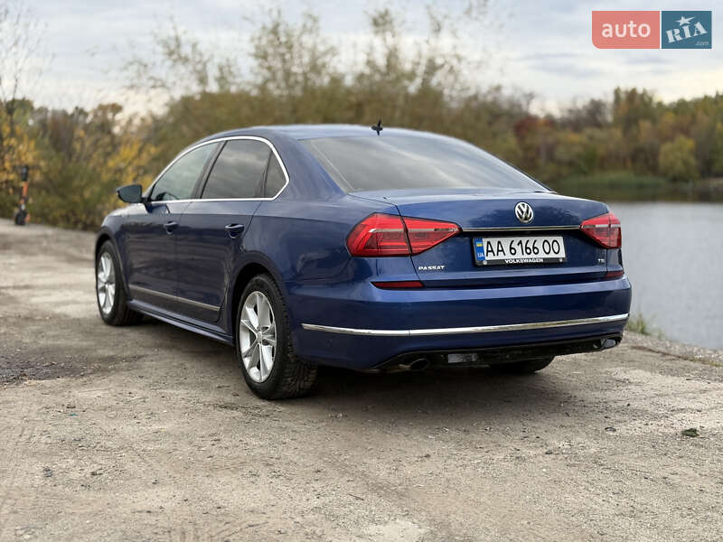 Седан Volkswagen Passat 2016 в Киеве