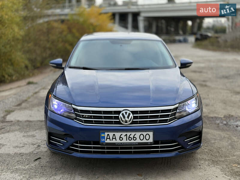Седан Volkswagen Passat 2016 в Киеве