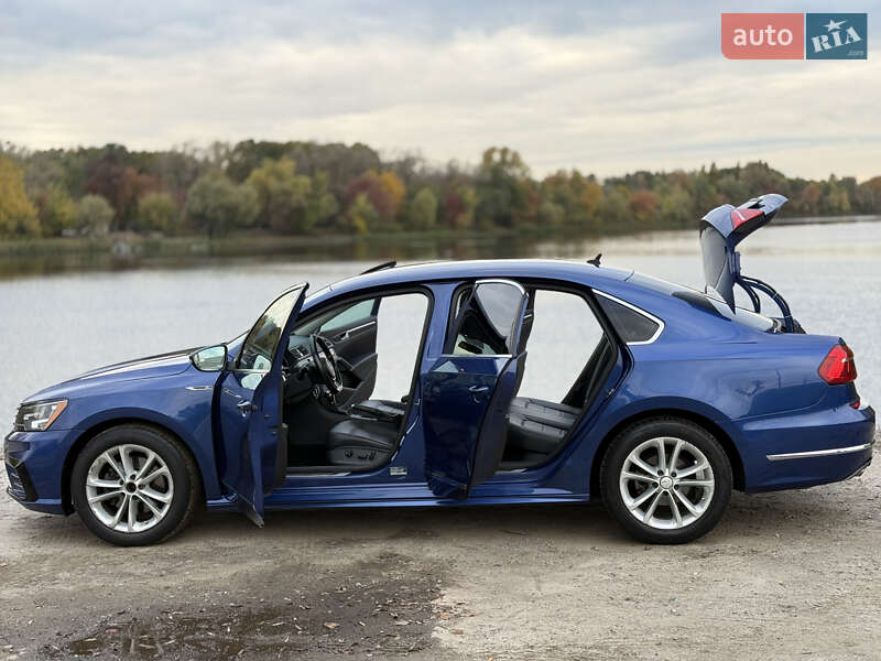 Седан Volkswagen Passat 2016 в Киеве