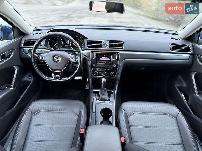 Седан Volkswagen Passat 2016 в Киеве