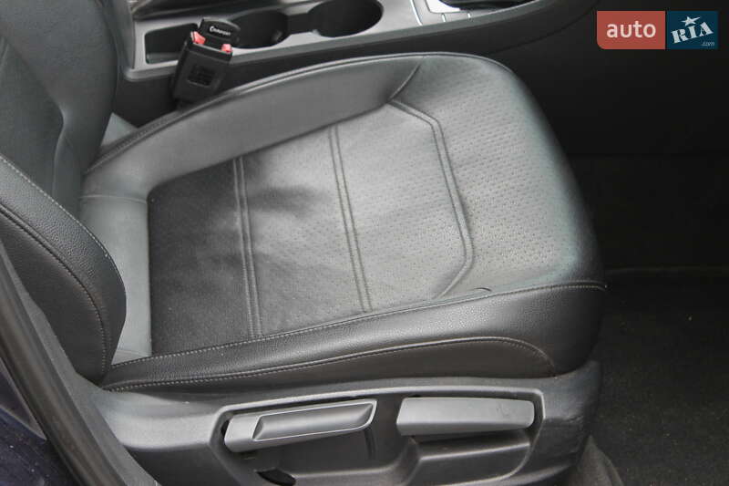 Седан Volkswagen Passat 2015 в Днепре