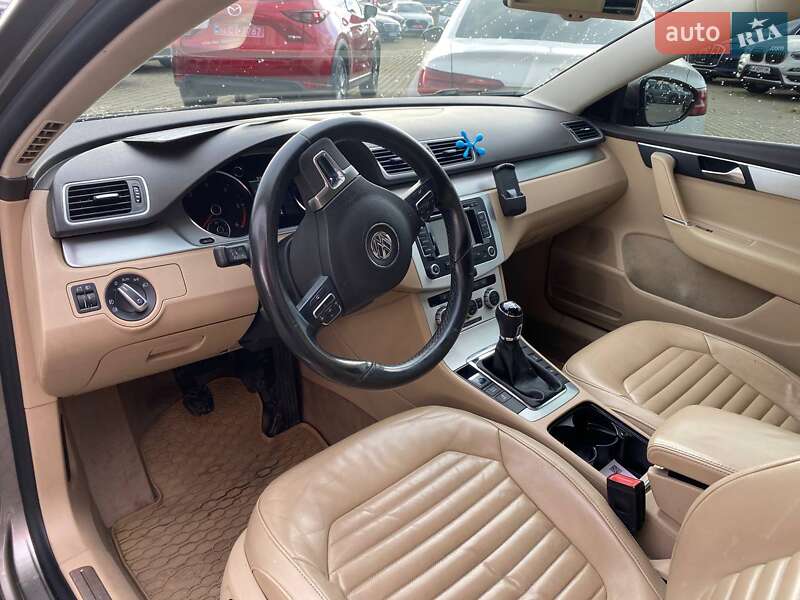 Универсал Volkswagen Passat 2013 в Львове