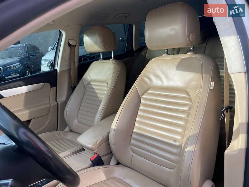Универсал Volkswagen Passat 2013 в Львове