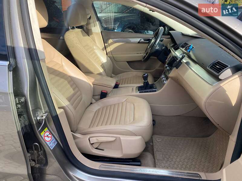 Универсал Volkswagen Passat 2013 в Львове