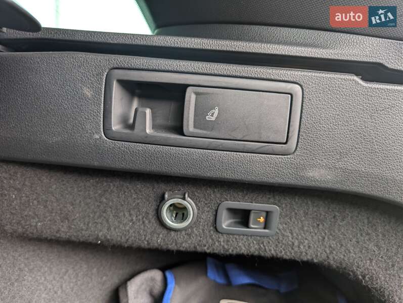 Универсал Volkswagen Passat 2018 в Киеве