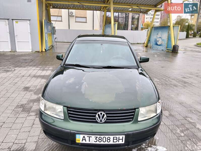 Седан Volkswagen Passat 1998 в Ивано-Франковске