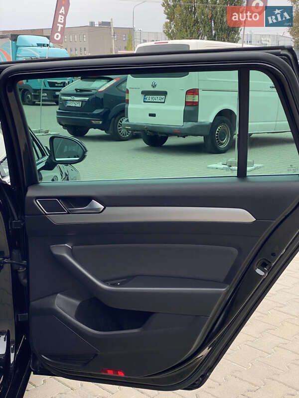 Універсал Volkswagen Passat 2018 в Києві