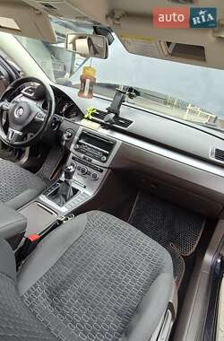 Универсал Volkswagen Passat 2013 в 
