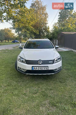 Універсал Volkswagen Passat 2013 в Києві