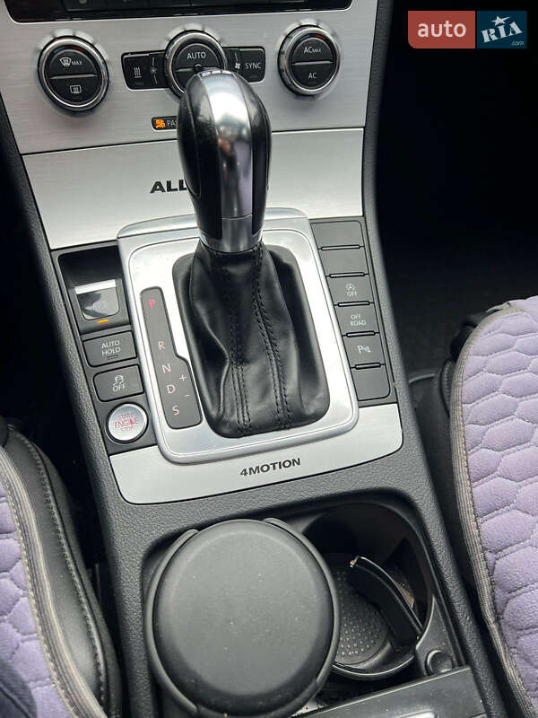 Универсал Volkswagen Passat 2013 в Киеве