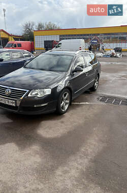 Універсал Volkswagen Passat 2006 в Житомирі