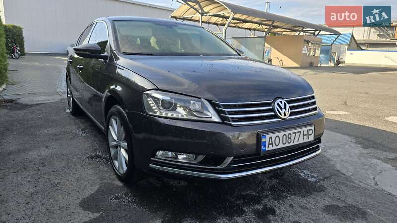 Седан Volkswagen Passat 2011 в Виноградове