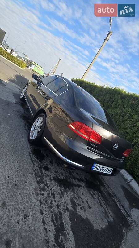 Седан Volkswagen Passat 2011 в Виноградове