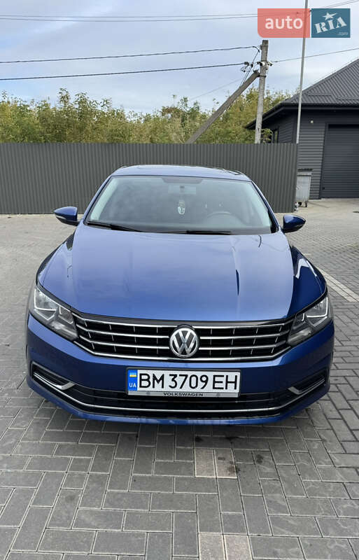 Седан Volkswagen Passat 2016 в Ровно